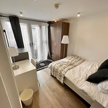 Double And Single In Bromley By Bow *