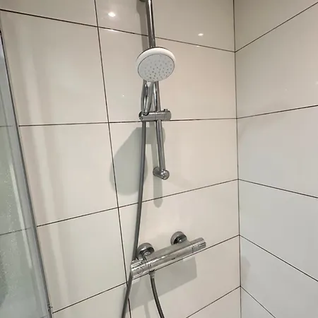 Guest house Double And Single In Bromley By Bow London