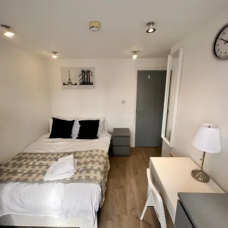 Double And Single In Bromley By Bow Guest house