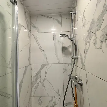 Double And Single In Bromley By Bow Guest house *