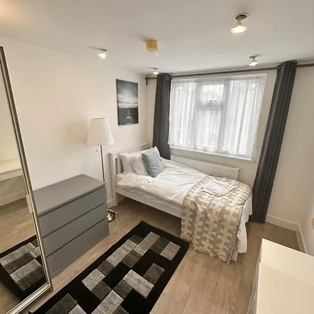 Double And Single In Bromley By Bow Guest house