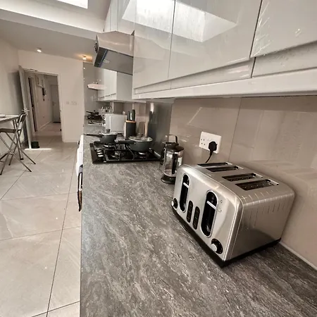 Guest house Double And Single In Bromley By Bow London