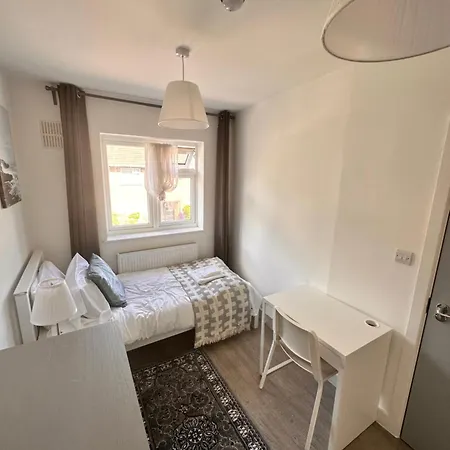 Double And Single In Bromley By Bow
