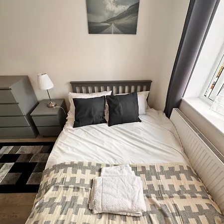 Guest house Double And Single In Bromley By Bow London
