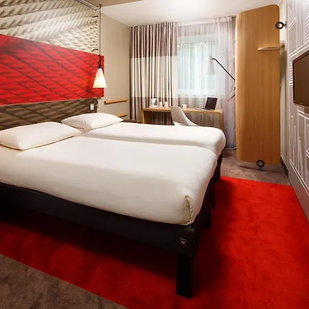 Ibis Stratford Hotel 3*