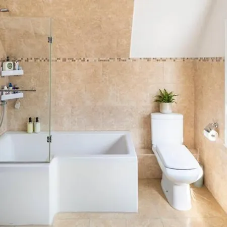 Three-storey, Renovated 1890s Heritage In Spitalfields Market
