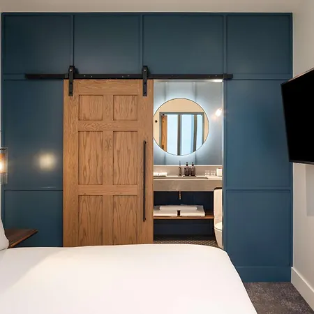 The Gantry London, Curio Collection By Hilton Hotel