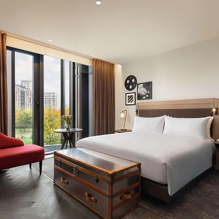 The Gantry London, Curio Collection By Hilton Hotel 4*