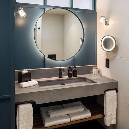 The Gantry London, Curio Collection By Hilton Hotel London
