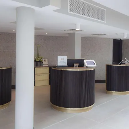 Doubletree By Hilton London Heathrow Airport Hotel 4*