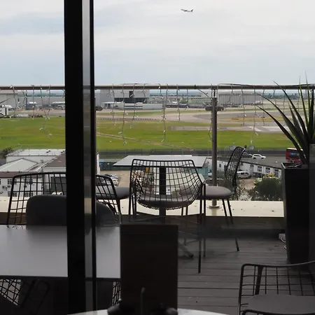 Courtyard By Marriott London Heathrow Airport Hotel Harlington (Greater London)