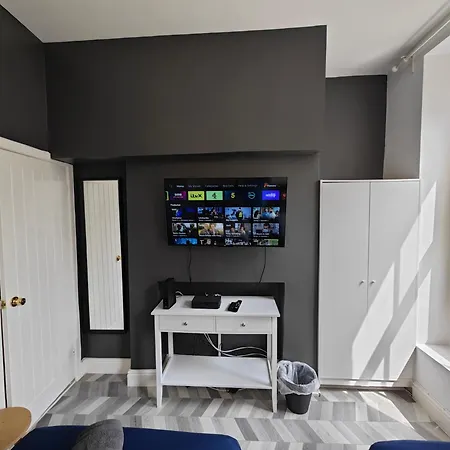 2 Bedroom 2 Bathroom In Old St - Shoreditch - Zone 1 London
