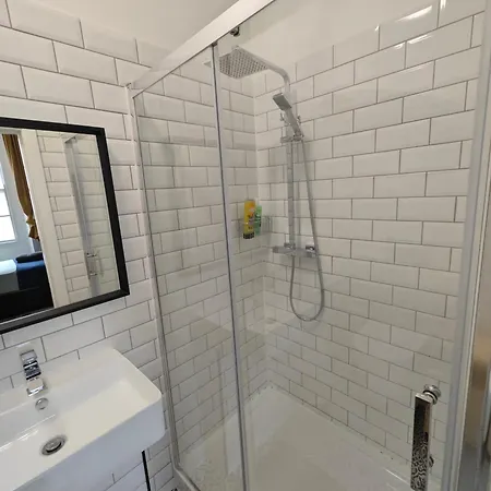 2 Bedroom 2 Bathroom In Old St - Shoreditch - Zone 1 Apartment *
