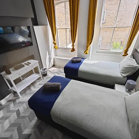 2 Bedroom 2 Bathroom In Old St - Shoreditch - Zone 1 Apartment London