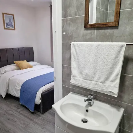 Starlet Apartament Wanstead
