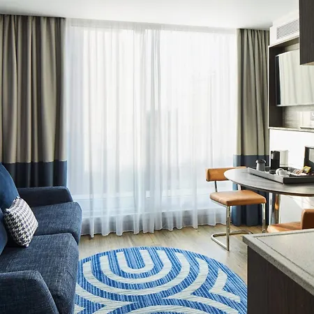 By Marriott Tower Bridge Hotel Londyn