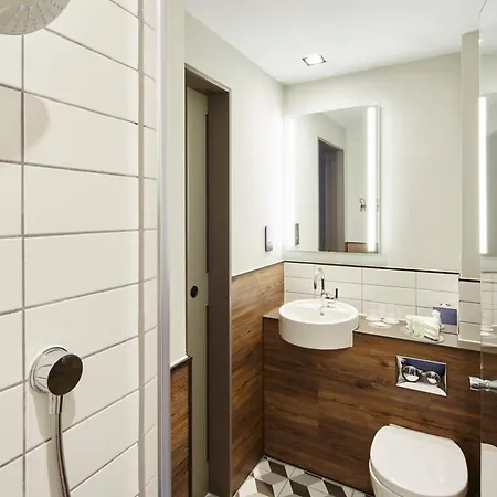 By Marriott Tower Bridge 4* Londyn