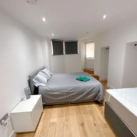 Massive Flat Near Greenwich Park *