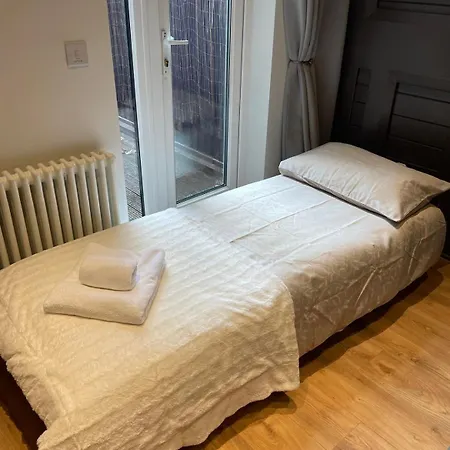 Luxury Sauna Jacuzzi Excel Canary Wharf Zone 2 * London