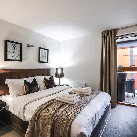 Servised On Artillery Lane Aparthotel