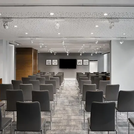 Aloft Excel לונדון