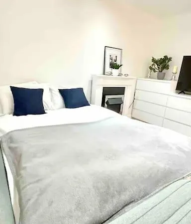 Apartment A Beautiful Stylish 2 Bedroom -city Of *