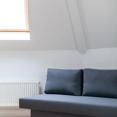 Great 1 Bedroom In Hounslow With Free Parking Apartment *