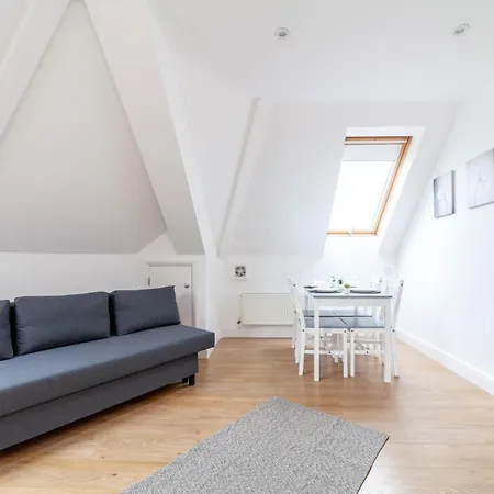 Great 1 Bedroom In Hounslow With Free Parking * Abbey Wood