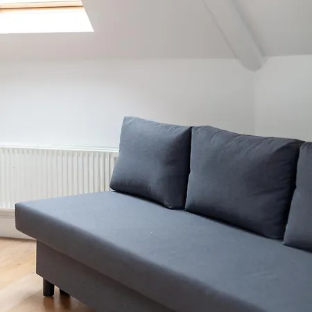 Great 1 Bedroom In Hounslow With Free Parking Apartment *