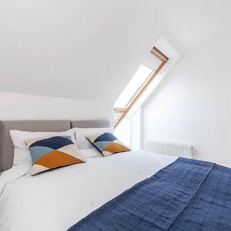 Great 1 Bedroom In Hounslow With Free Parking * Abbey Wood