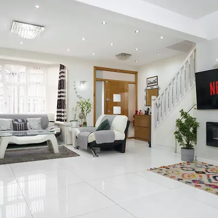 Holiday home Barking Haven Retreat - Airport - Parking - Train Station