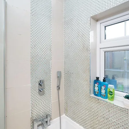 Holiday home Barking Haven Retreat - Airport - Parking - Train Station *