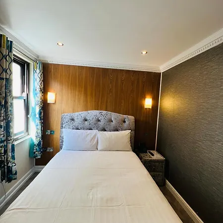 Cheshire Hotel London