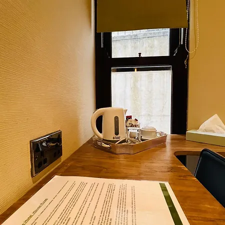 Cheshire Hotel 3*