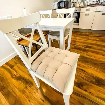 Apartment Central + Gym + Pool + Parking