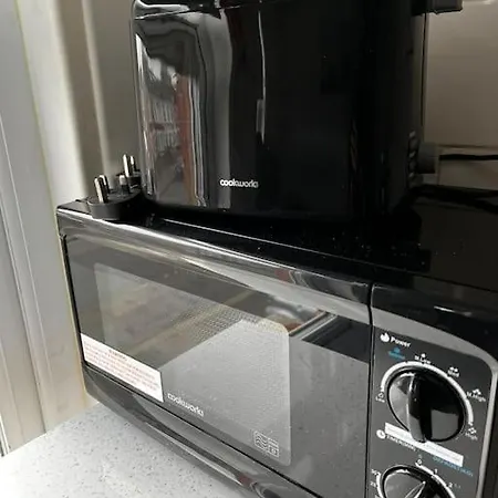 Cosy One-bedroom Furnished Flat! Ilford