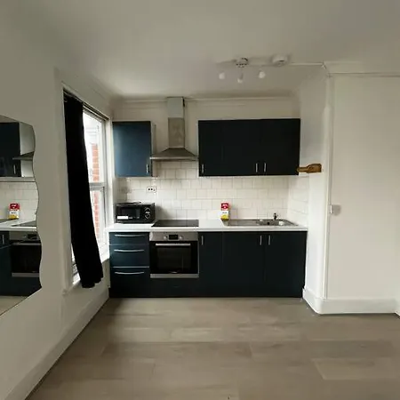 Cosy One-bedroom Furnished Flat! Ilford