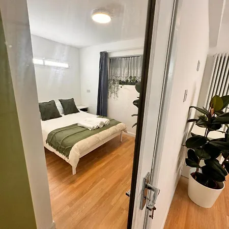Luxury In Cross Harbour Guest house *