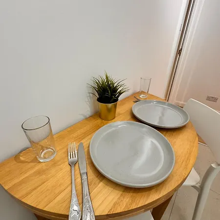 Luxury In Cross Harbour * London
