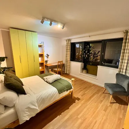 Guest house Luxury In Cross Harbour *