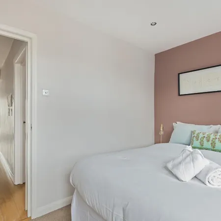 Parea Living - Cute Cosy Flat Near Shoreditch, Hackney, Hoxton Apartment *