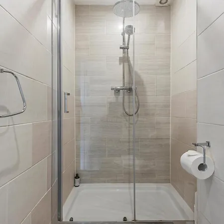 Parea Living - Cute Cosy Flat Near Shoreditch, Hackney, Hoxton London