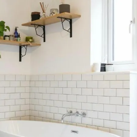 Stylish House Se16 * London