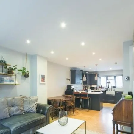 Stylish House Se16 Holiday home London