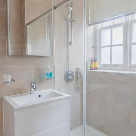 Apartment Stylish Bohemian 2bd Flat Mile End Park!