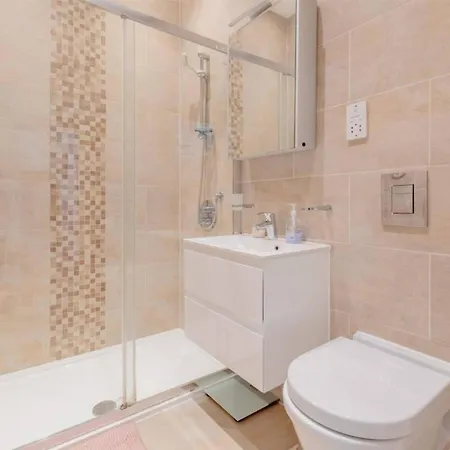 Apartment Stylish Bohemian 2bd Flat Mile End Park! *