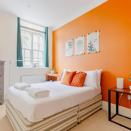Stylish Bohemian 2bd Flat Mile End Park!