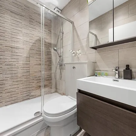 Boho 1-br Peakham Rye Lane Apartment London