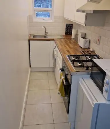 Stylish 1 Bed Flat With En-suite