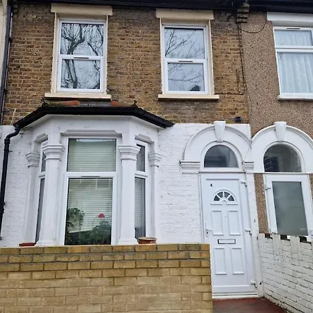 Stylish 1 Bed Flat With En-suite